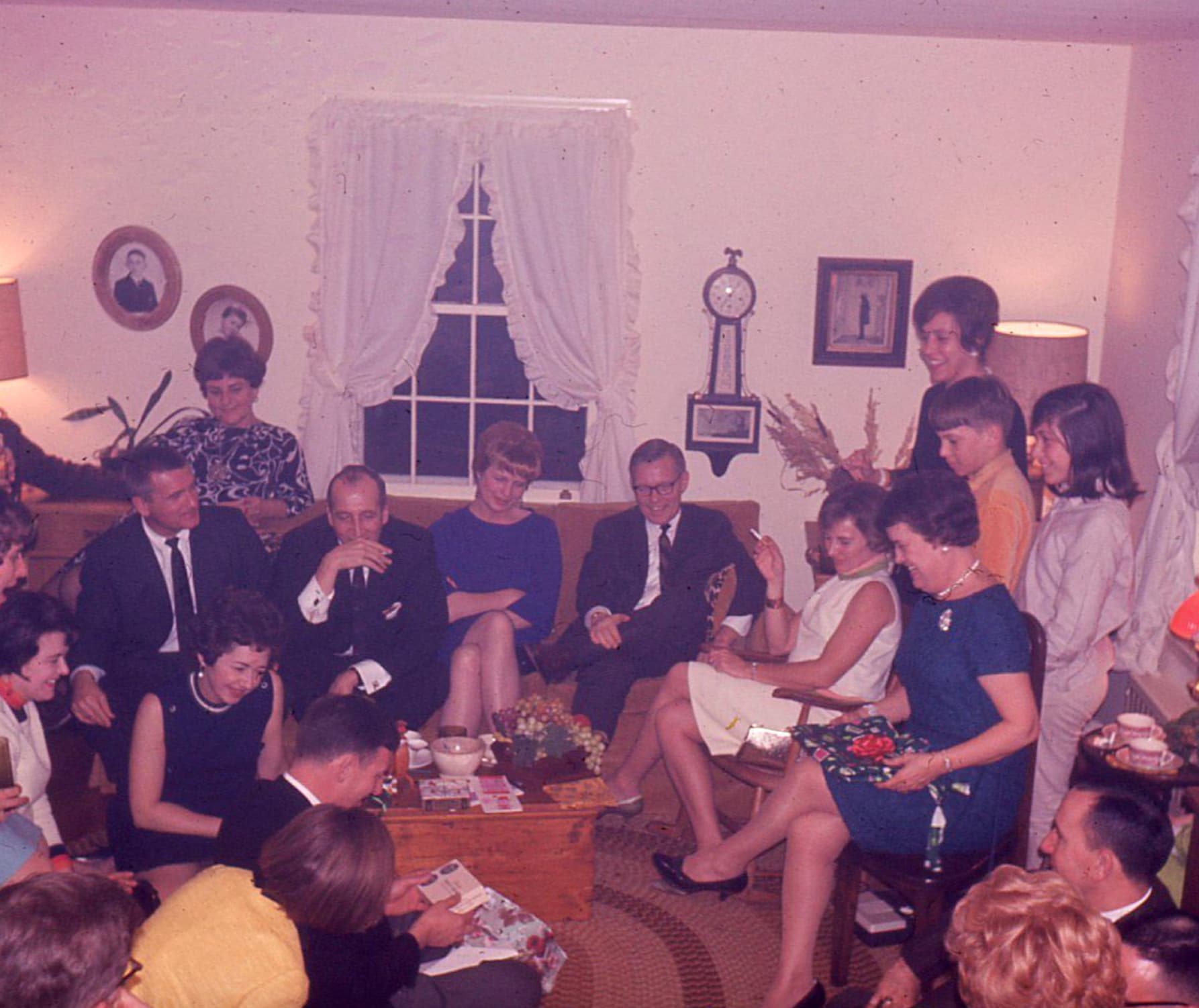 19 Images That Put You Right In The 1960s